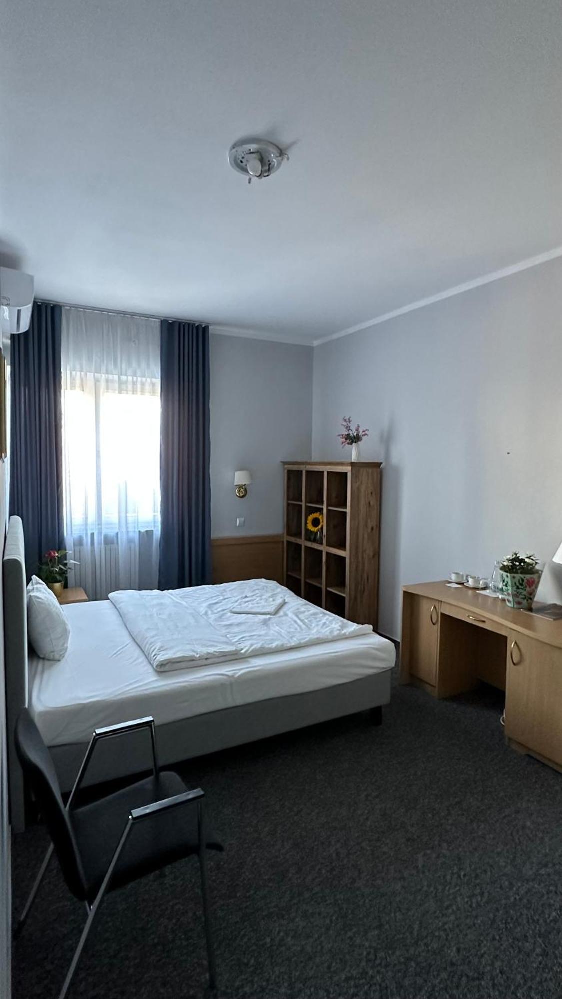 Lezzet B&B Pokoj Goscinny & Turkishrestaurant Varsavia Esterno foto